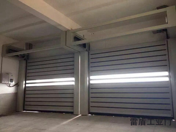 硬质椭圆式快速门 