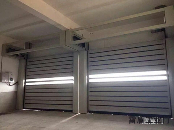 宝钢仓储库涡轮式硬质快速门 (2)