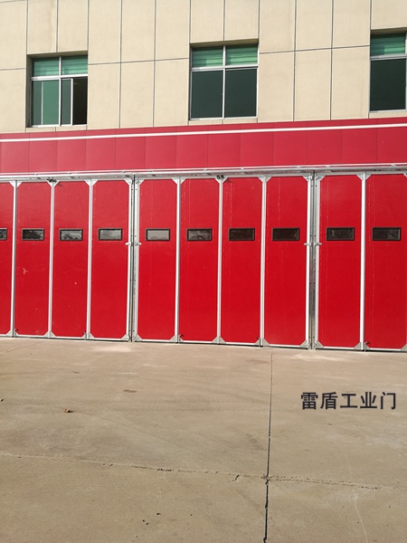 四扇折叠门